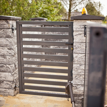 OUTLET - Furtka palisadowa 920mm x 1600mm - profil poziomy 80mm x 20mm RAL7016 Lewa