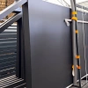 OUTLET - Brama przesuwna aluminiowa - pełna 5000mm x 1500mm, grubość 48 mm, (blacha dwustronna - 4mm) LEWA - RAL7021 (mat struktura) - przeciwwaga niezabudowana + słupy