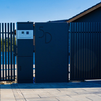 Mur personalizowany L 180cm x 100cm x 70cm + totem + śruby zamkowe - antracyt