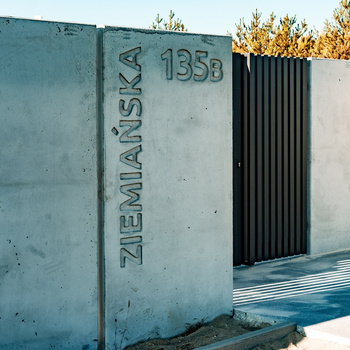 Mur personalizowany L 160cm x 100cm x 70cm + totem + śruby zamkowe + naturalny