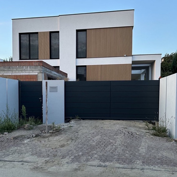 OUTLET - Wiśniowski skrzydło bramy przesuwnej HOME INCLUSIVE AW.10.200 (panel 250mm) o wymiarze 4000mm x 1750mm RAL 7016 MAT napęd w słupie AWso 2018 PRO (prawa)