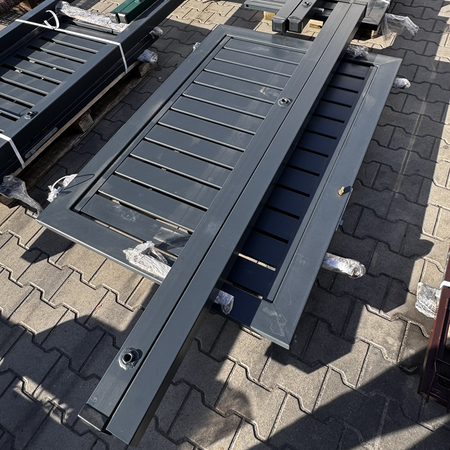 OUTLET - Furtka palisadowa 920mm x 1600mm - profil poziomy 80mm x 20mm RAL7016 Lewa