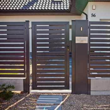 OUTLET - Furtka palisadowa z pochwytem 1600mm x 1000mm - profil poziomy 80mm x 20mm RAL7016